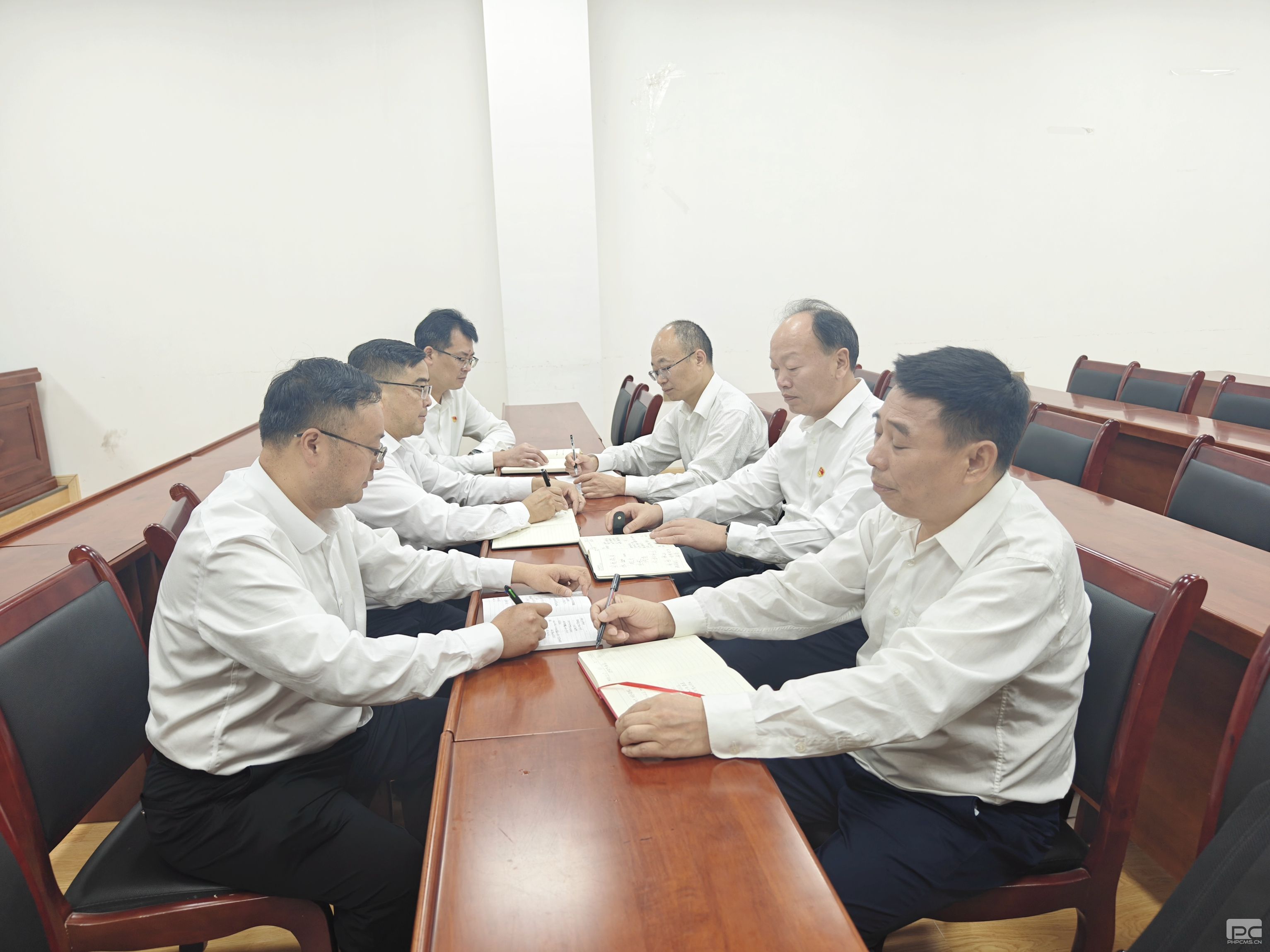 �۲��á�(�й���)���޹�˾����