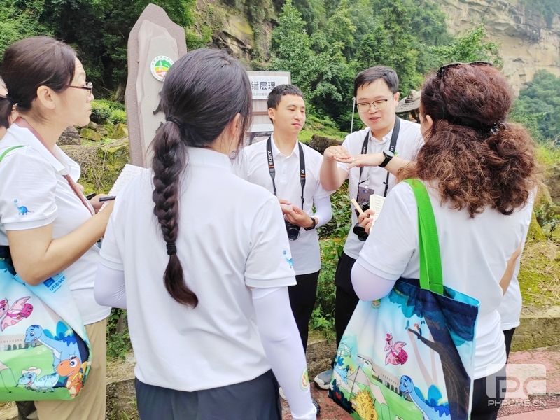 �۲��á�(�й���)���޹�˾����