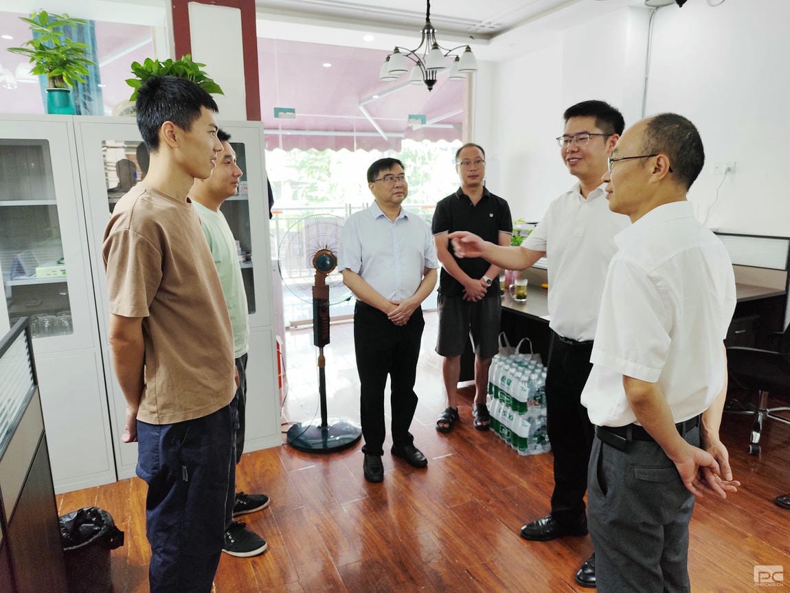 �۲��á�(�й���)���޹�˾����