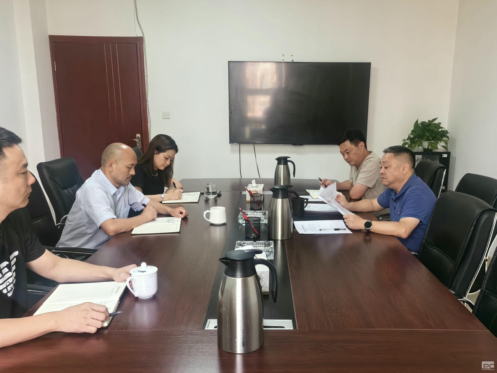 �ؿ������ٿ���ί�Ἧ�� ת��ѧϰ���Ķ�ʮ������ȫ�ᾫ��