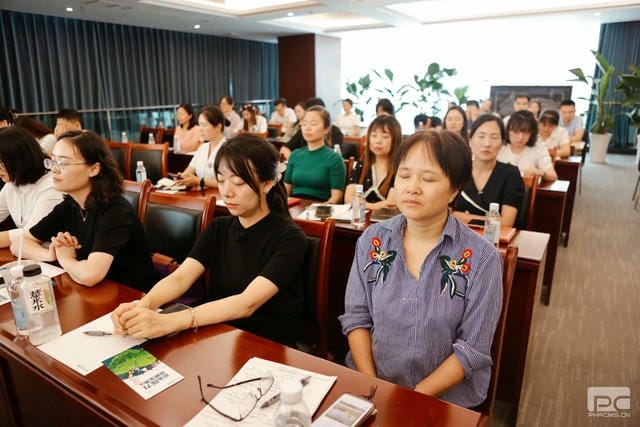 �۲��á�(�й���)���޹�˾����