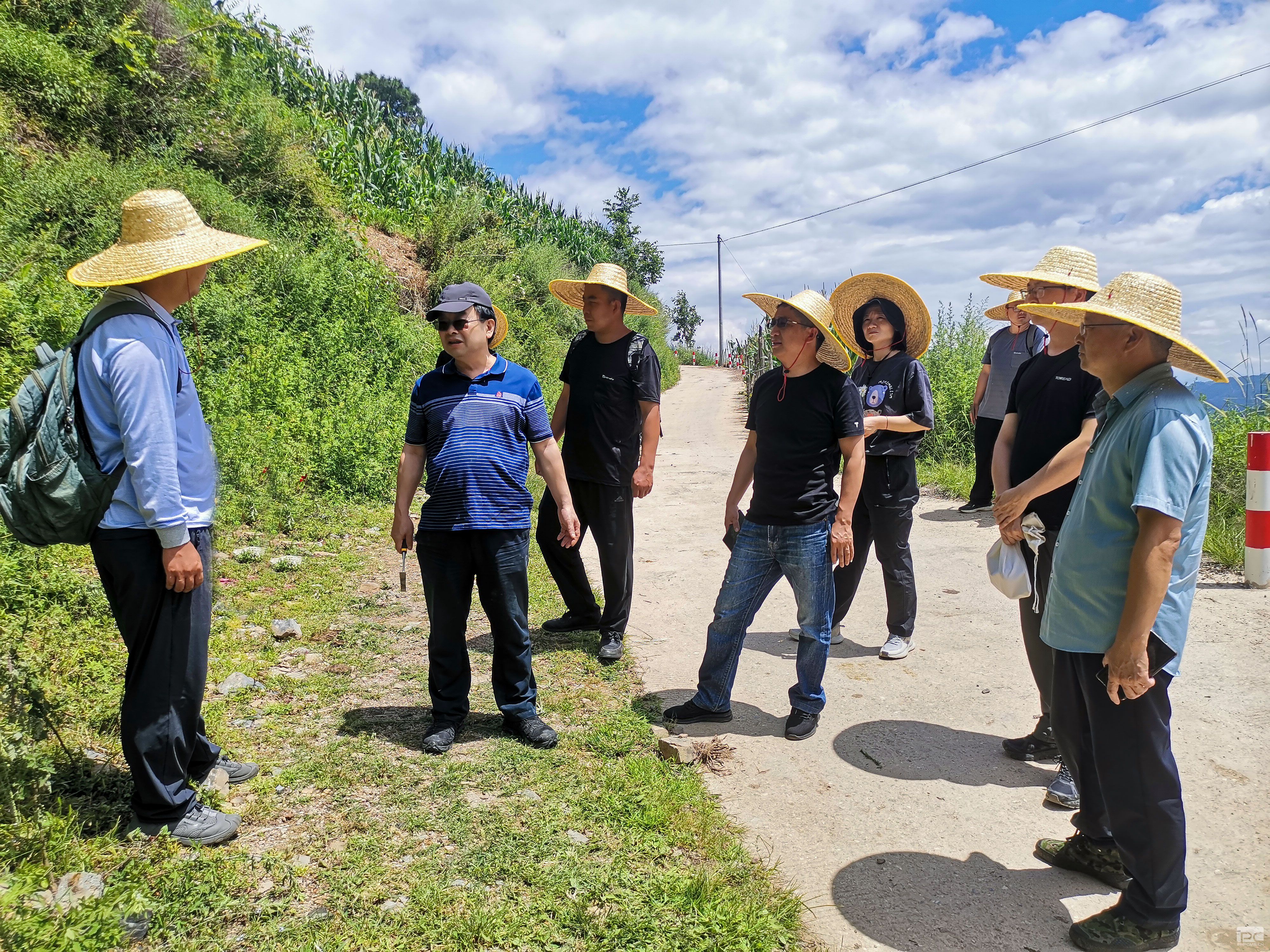 �۲��á�(�й���)���޹�˾����