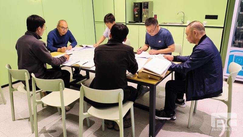 �۲��á�(�й���)���޹�˾����