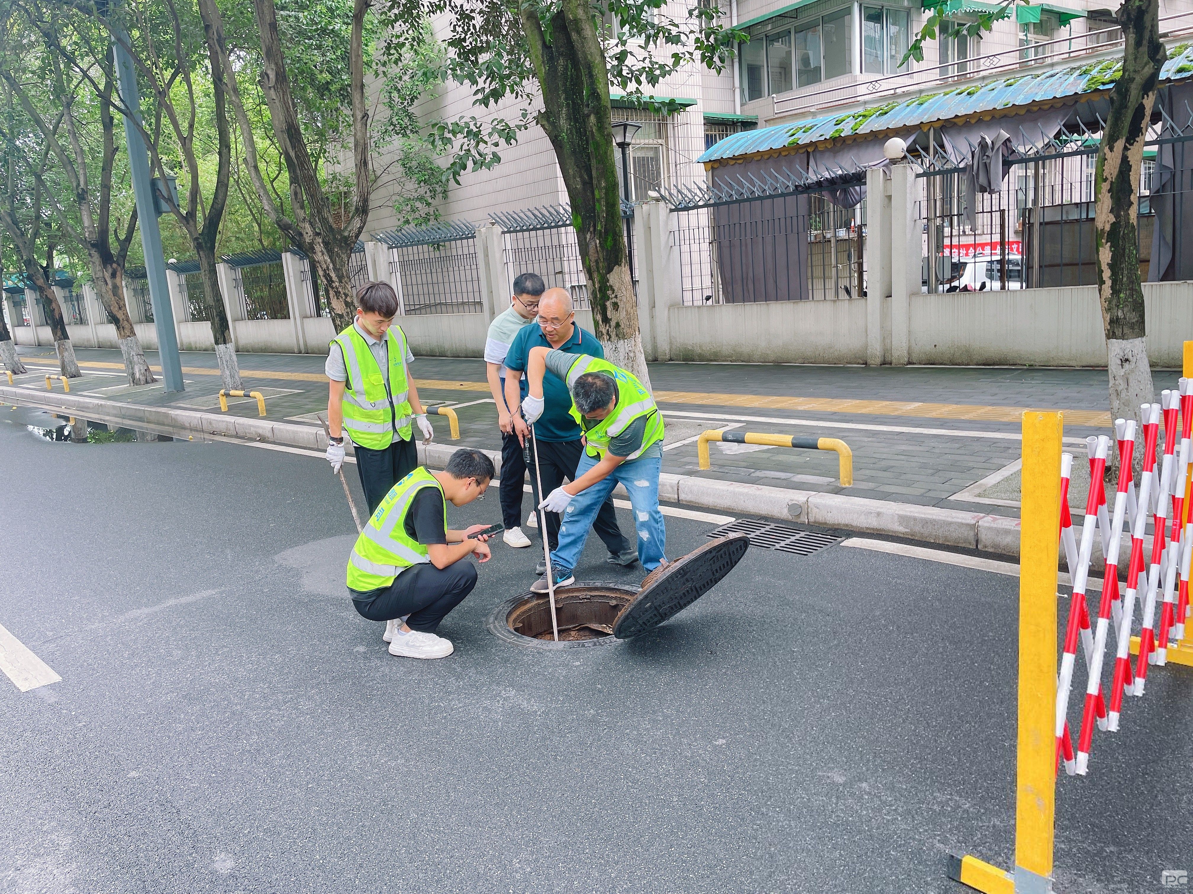 �۲��á�(�й���)���޹�˾����