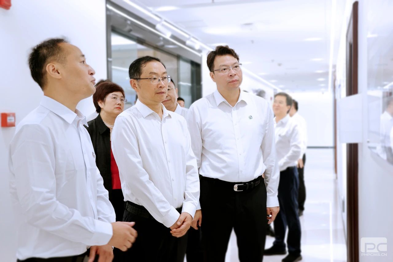 ʡ�˴�ί���쵼�����ſ�չ����