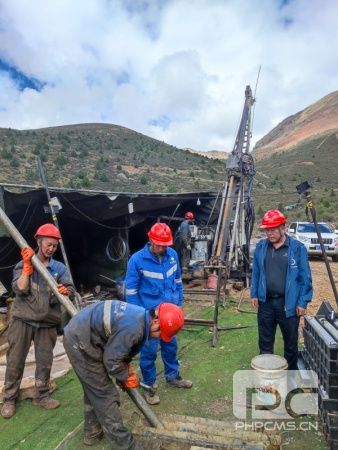 �۲��á�(�й���)���޹�˾����