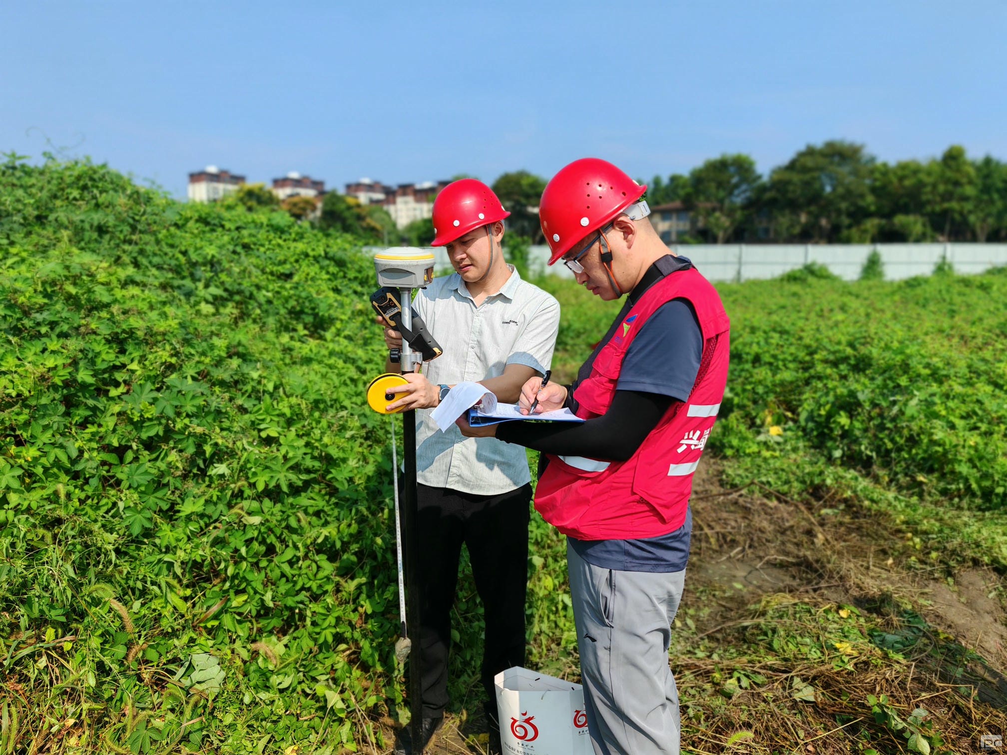 �۲��á�(�й���)���޹�˾����