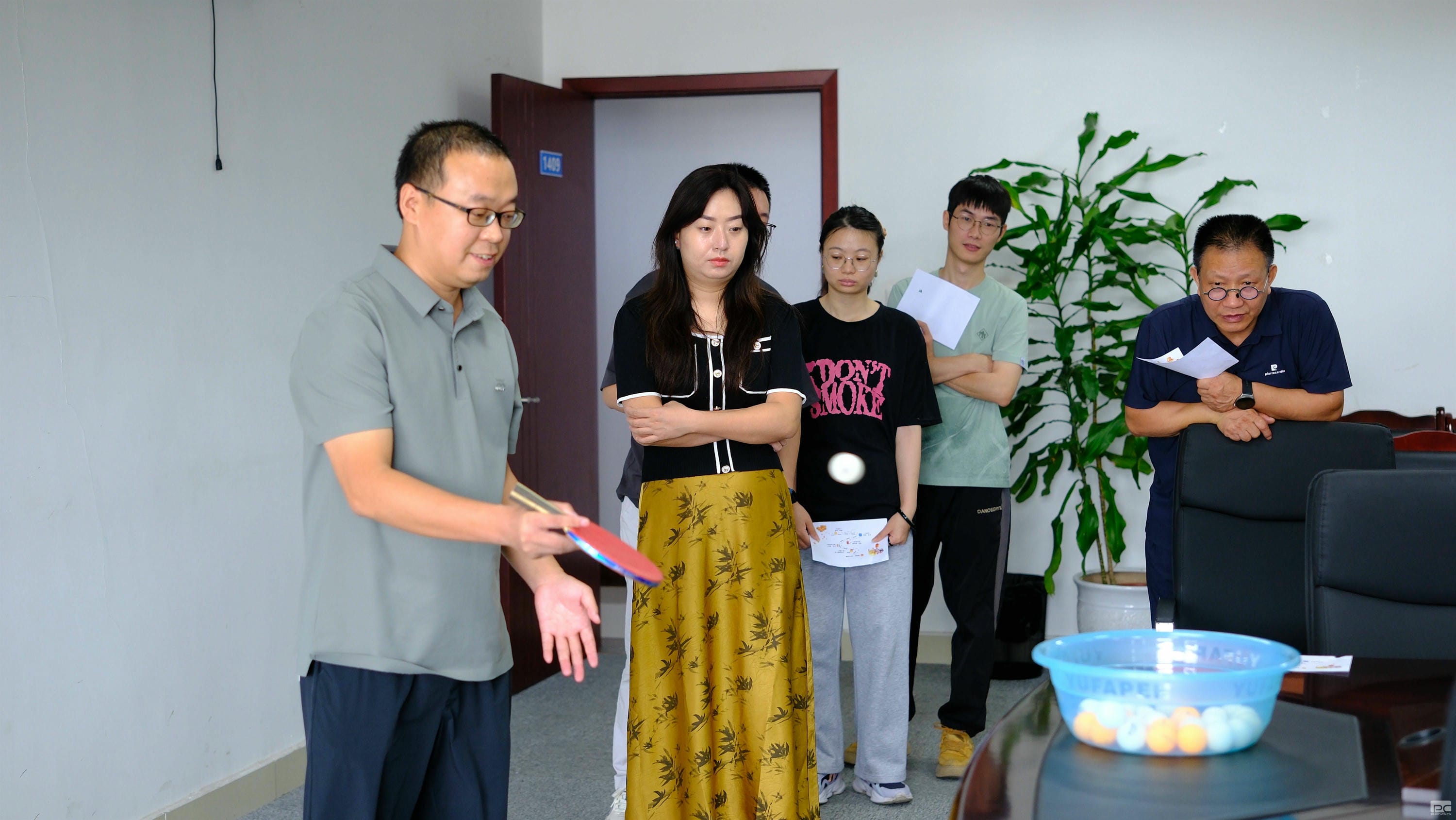 �۲��á�(�й���)���޹�˾����