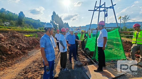 �۲��á�(�й���)���޹�˾����