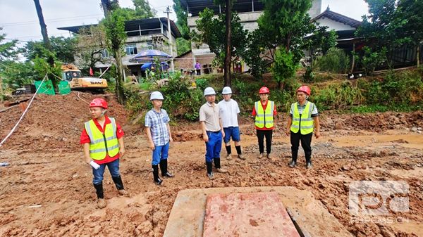 �۲��á�(�й���)���޹�˾����