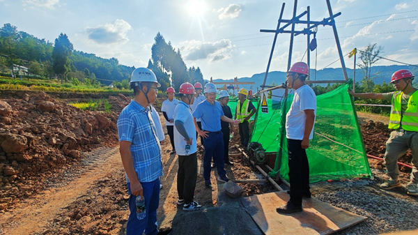 �����ӿ�չ��ծ������Ŀר�����߽�ǰ�������ο��