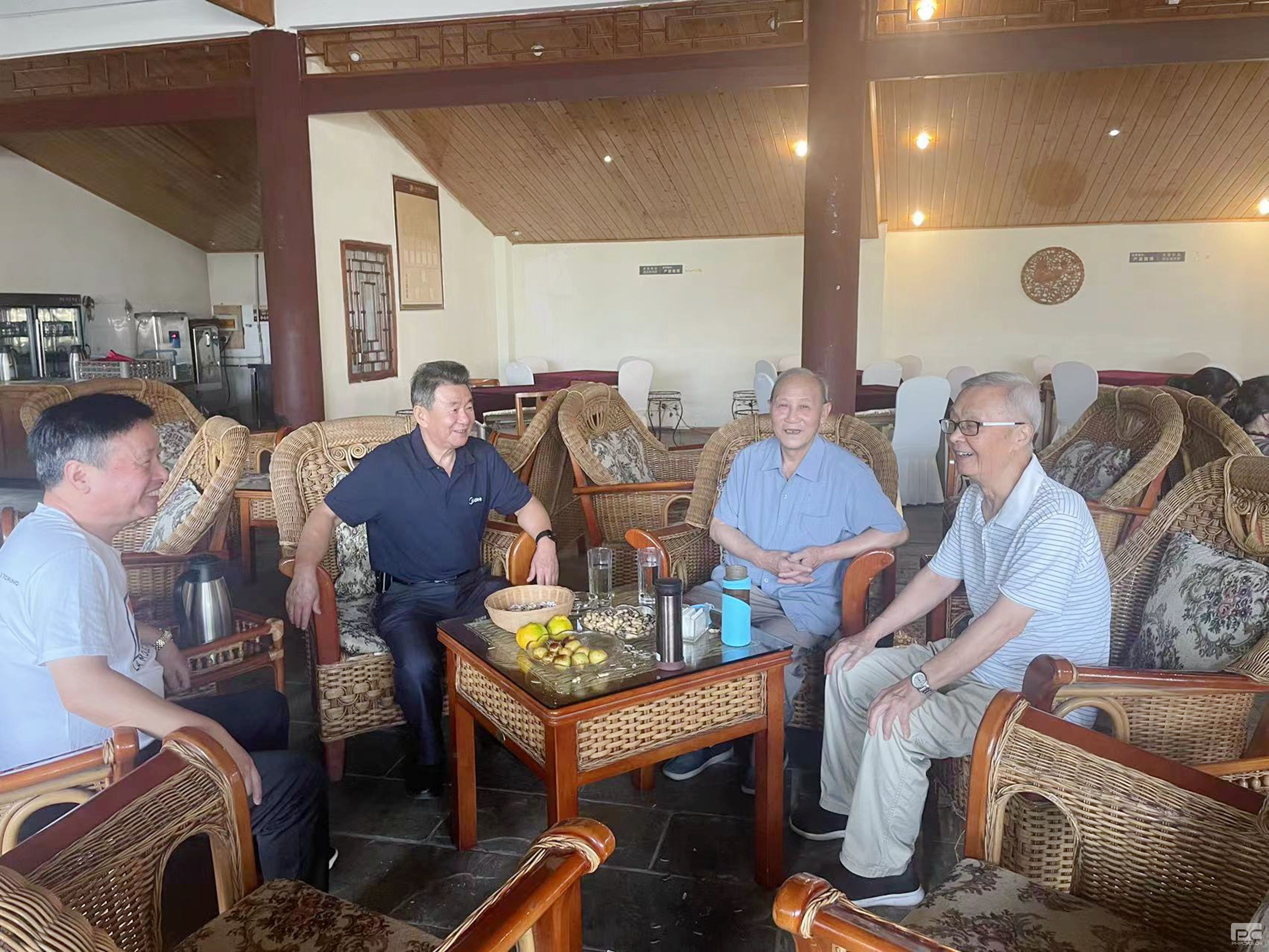 �۲��á�(�й���)���޹�˾����