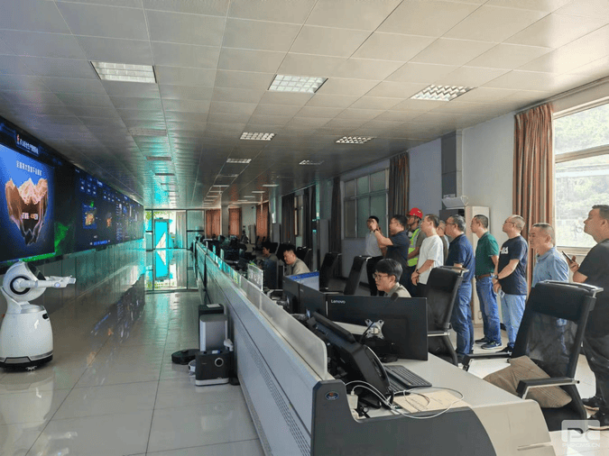 �۲��á�(�й���)���޹�˾����