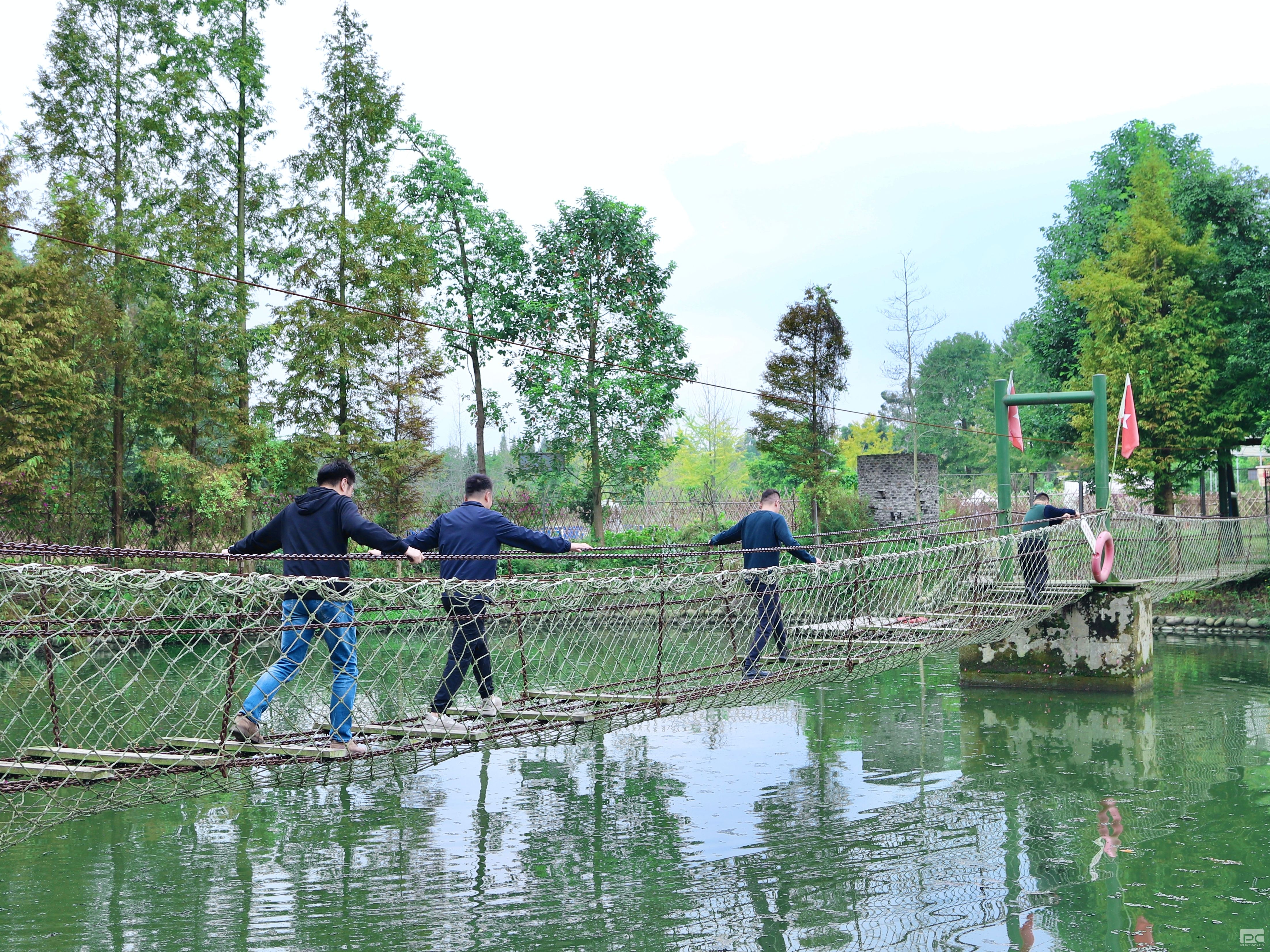 �۲��á�(�й���)���޹�˾����