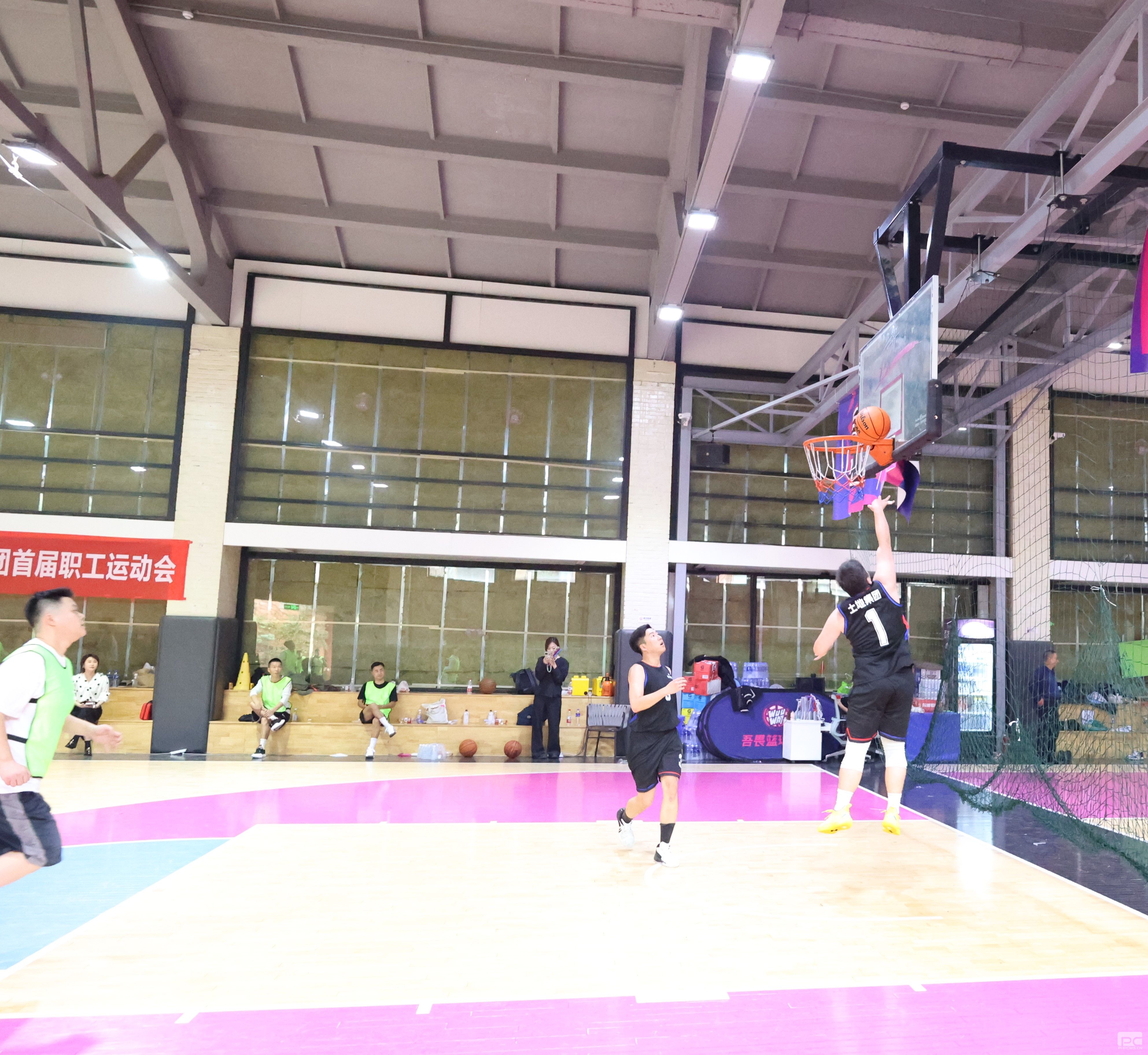 �۲��á�(�й���)���޹�˾����