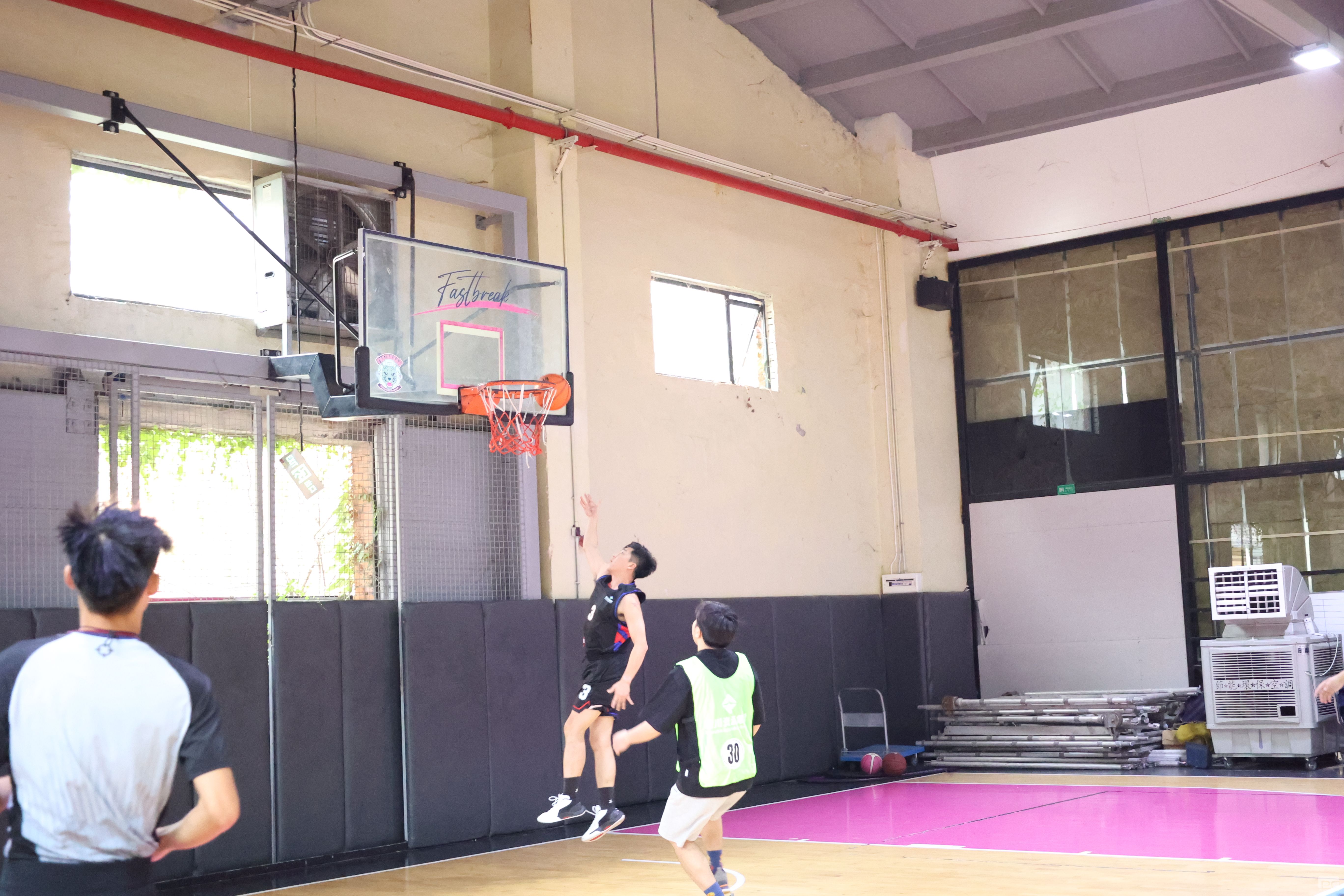 �۲��á�(�й���)���޹�˾����