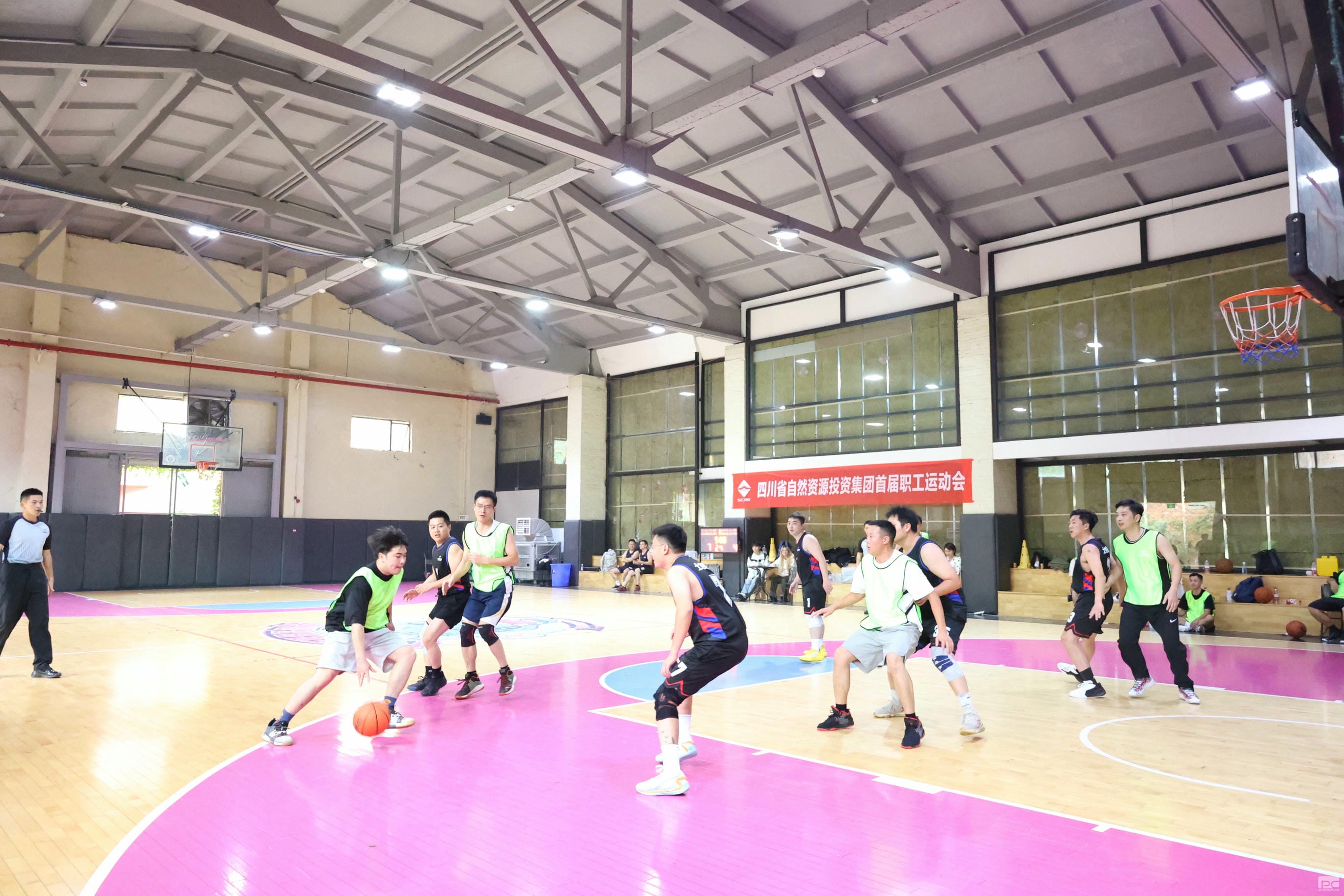 �۲��á�(�й���)���޹�˾����