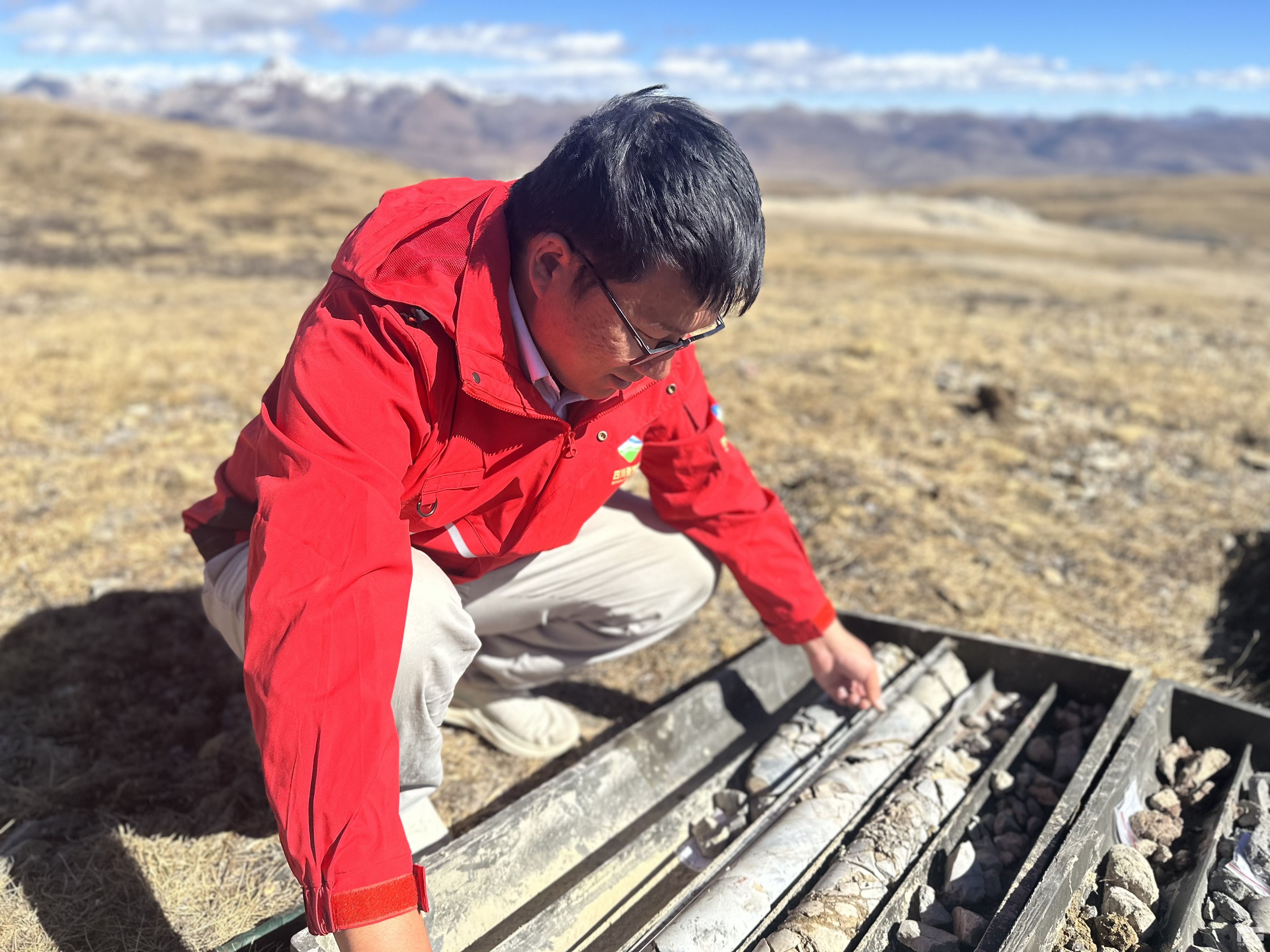 �۲��á�(�й���)���޹�˾����