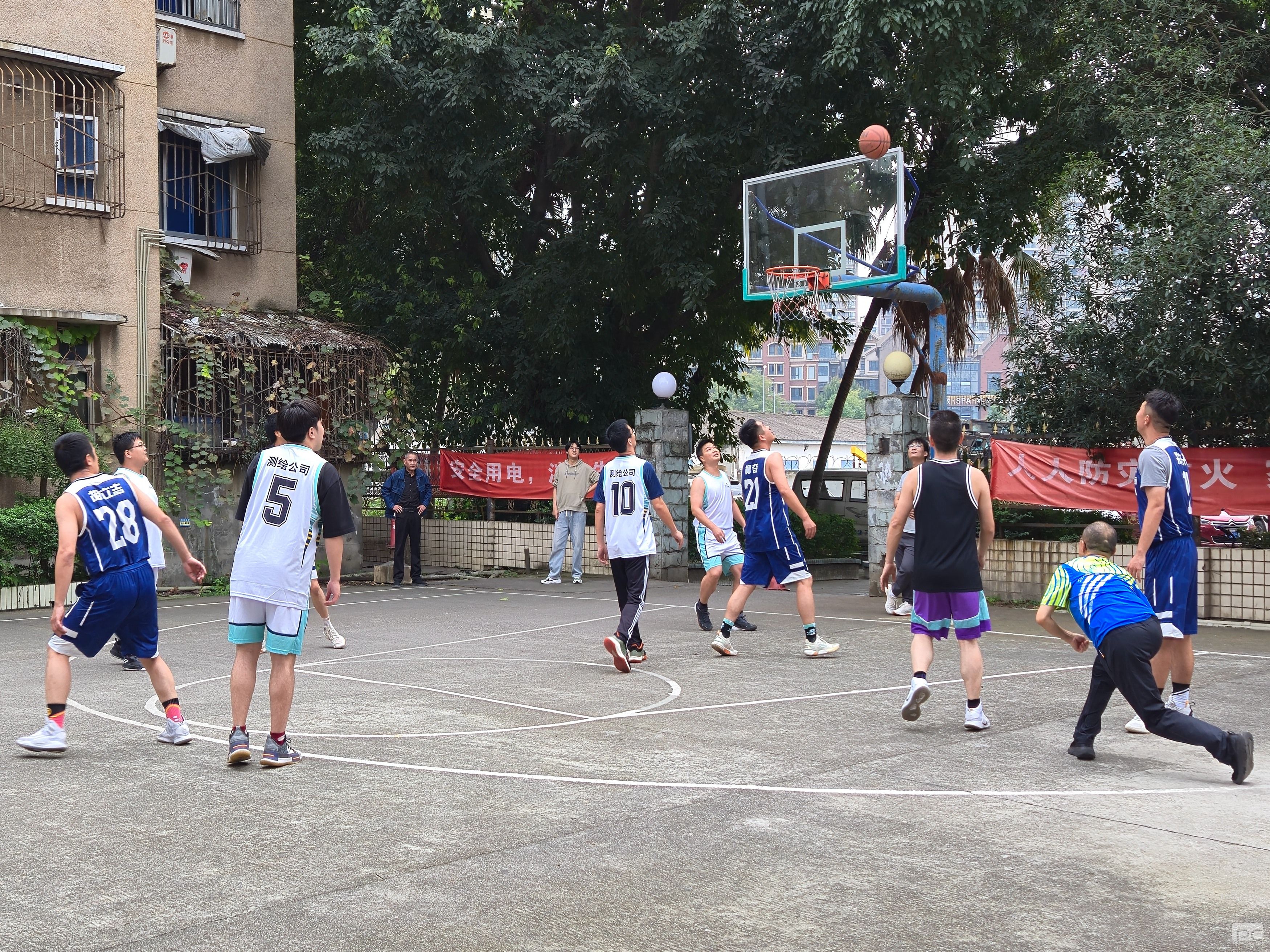 �۲��á�(�й���)���޹�˾����