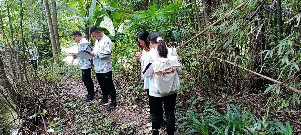 �۲��á�(�й���)���޹�˾����