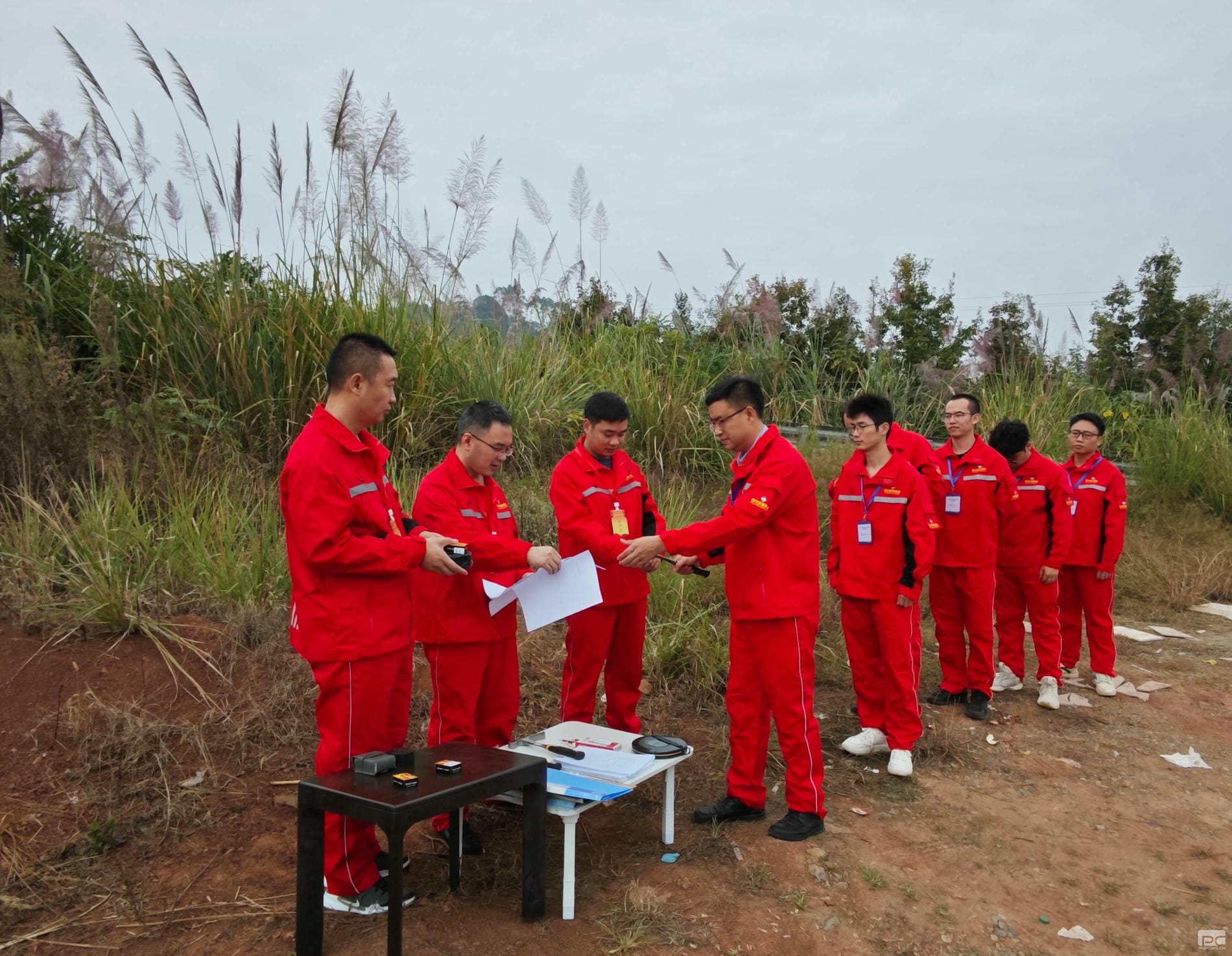 �۲��á�(�й���)���޹�˾����