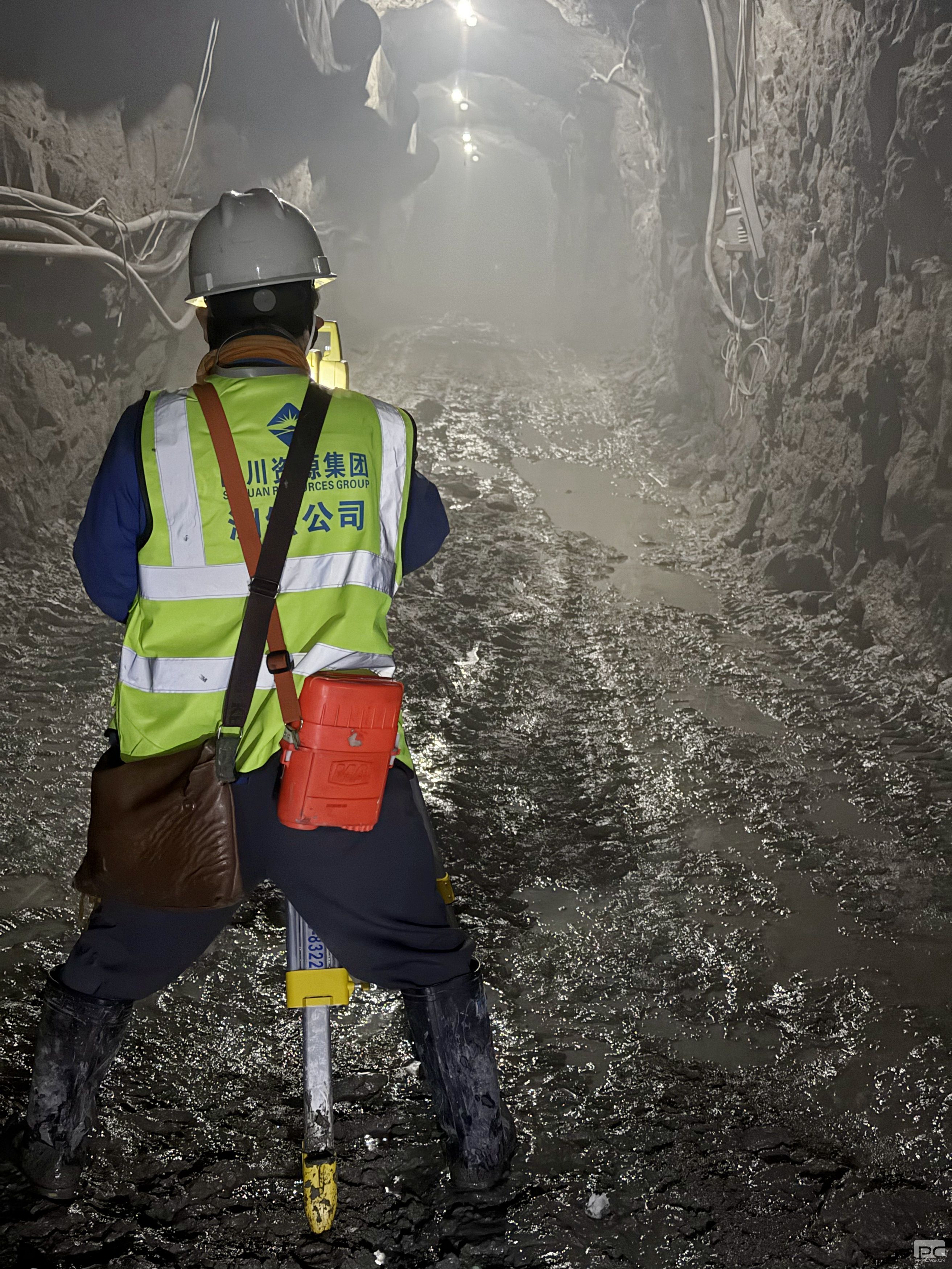 �۲��á�(�й���)���޹�˾����