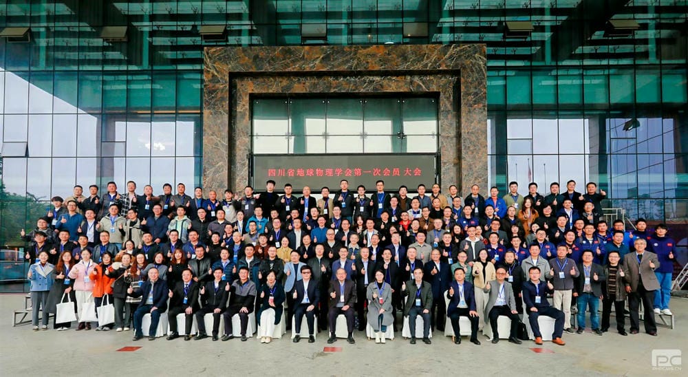 �۲��á�(�й���)���޹�˾����