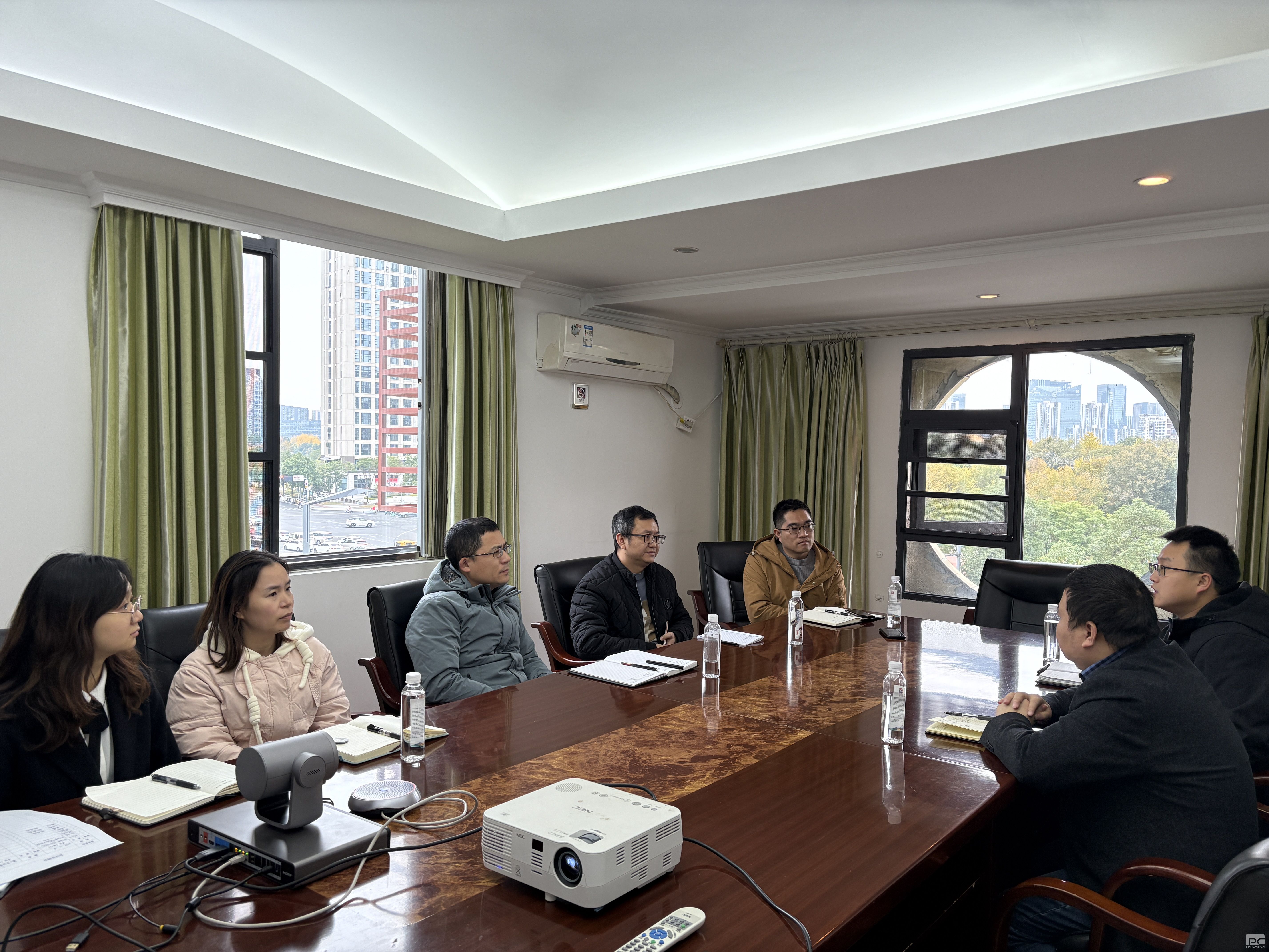 ��湫˾����Ȼ�۲��ò�������������ӿ�չ��̸����