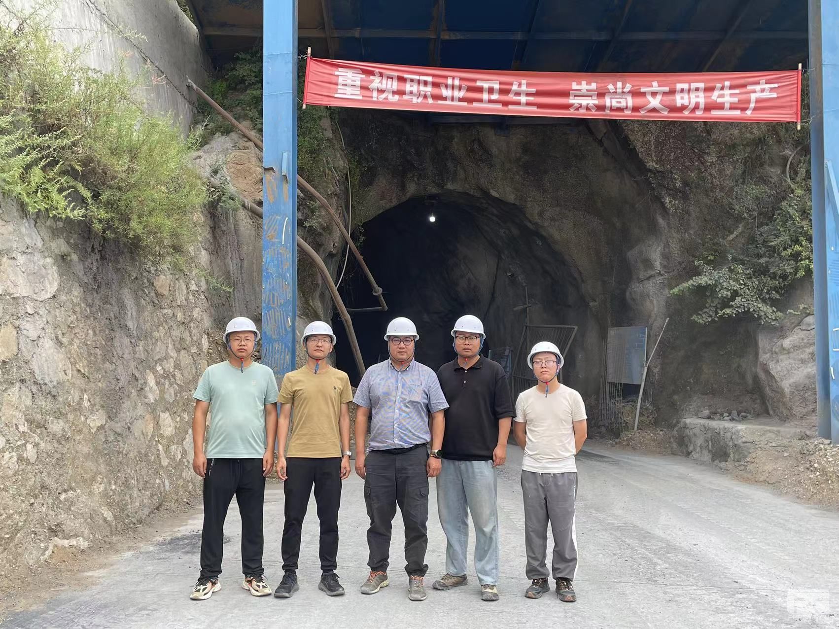 �۲��á�(�й���)���޹�˾����