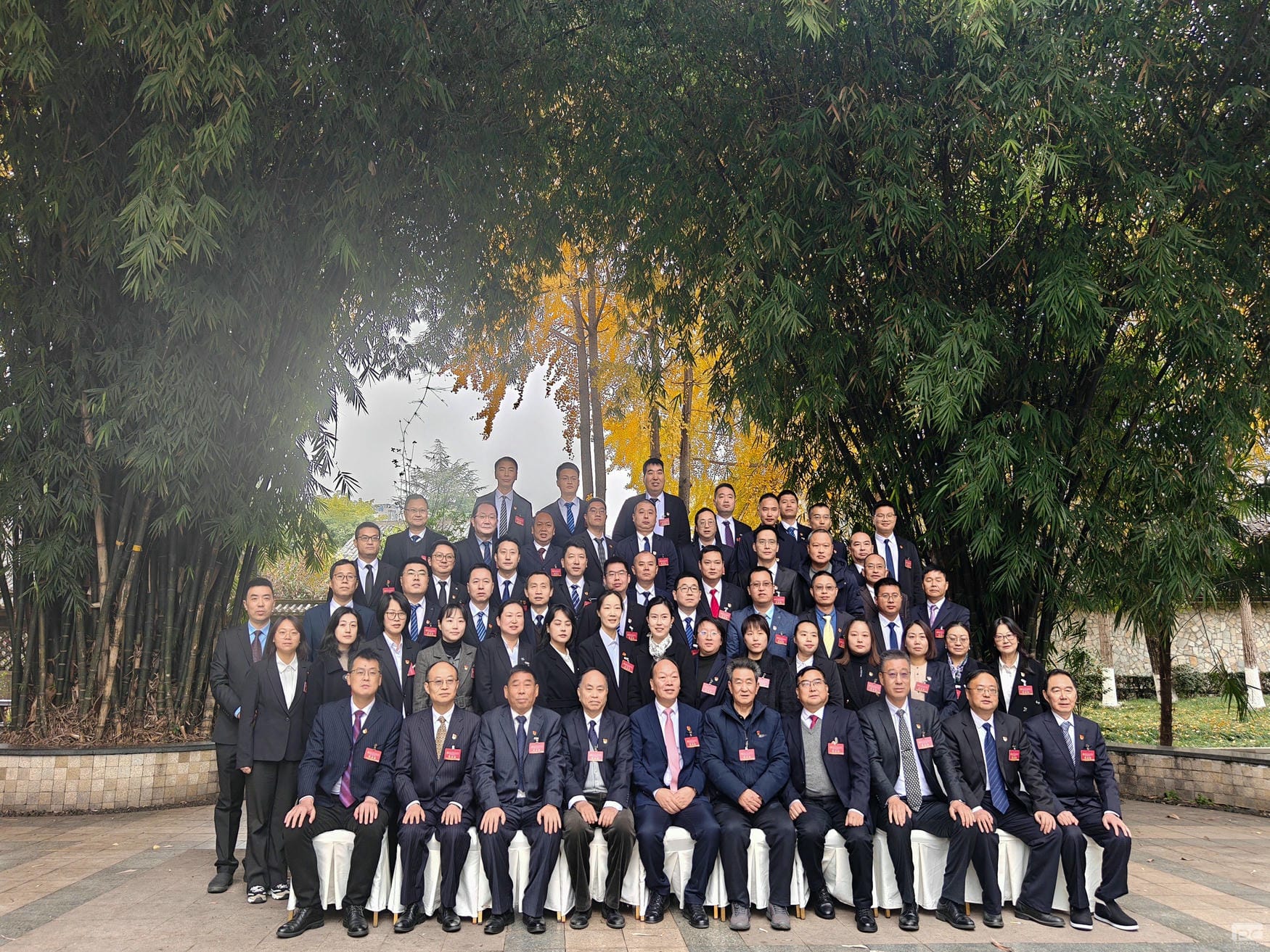 �۲��á�(�й���)���޹�˾����