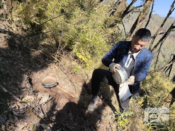 �۲��á�(�й���)���޹�˾����